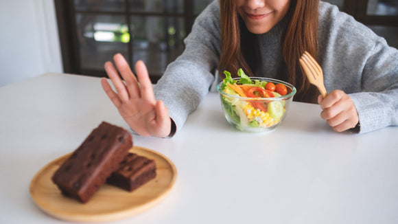 Cheat Meals vs Refeeds: The Difference (And How to Use Them Without Derailing) | Stealth Supplements